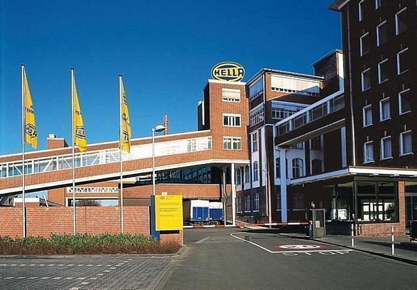 Die Konzernzentrale des Automobilzulieferers Hella KGaA Hueck & Co. in Lippstadt.